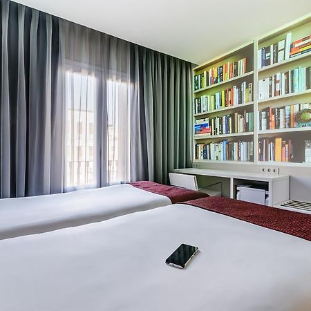 Hotel Bcn Design บาร์เซโลนา ภายนอก รูปภาพ A room at the hotel