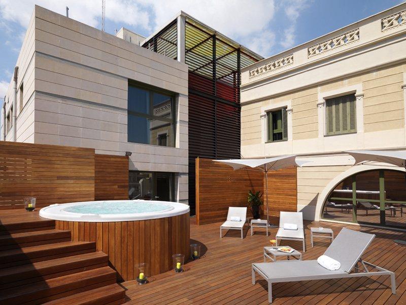 Hotel Bcn Design บาร์เซโลนา ภายนอก รูปภาพ The hotel's rooftop