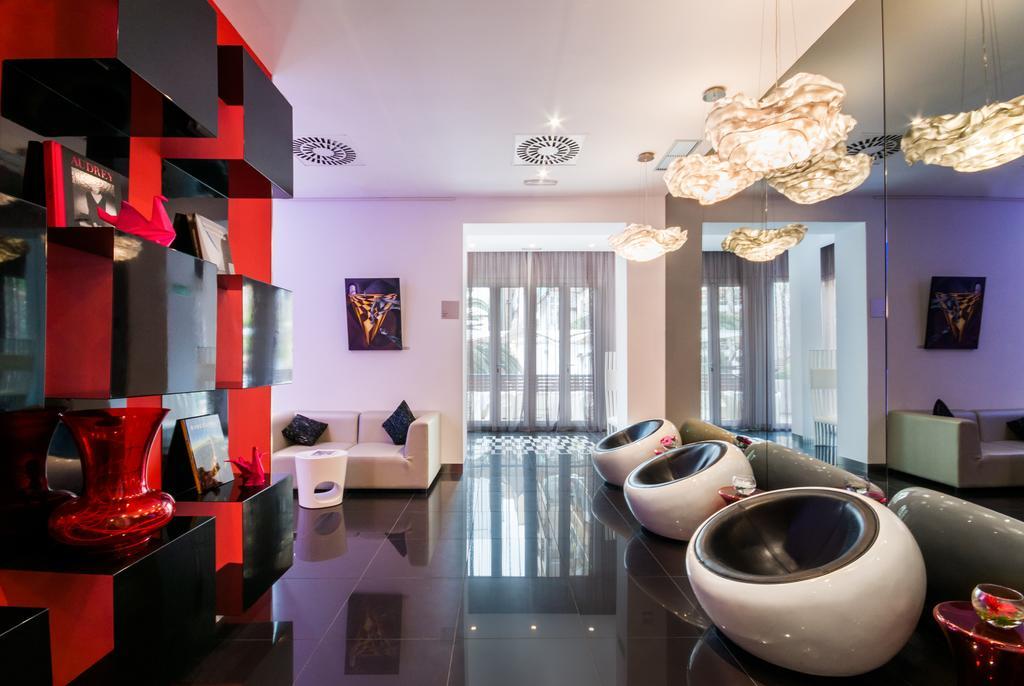 Hotel Bcn Design บาร์เซโลนา ภายนอก รูปภาพ Interior of the hotel