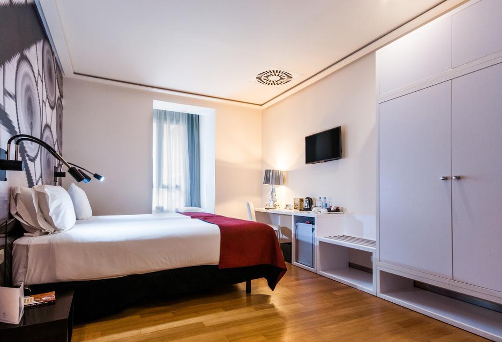 Hotel Bcn Design บาร์เซโลนา ภายนอก รูปภาพ A room at the hotel