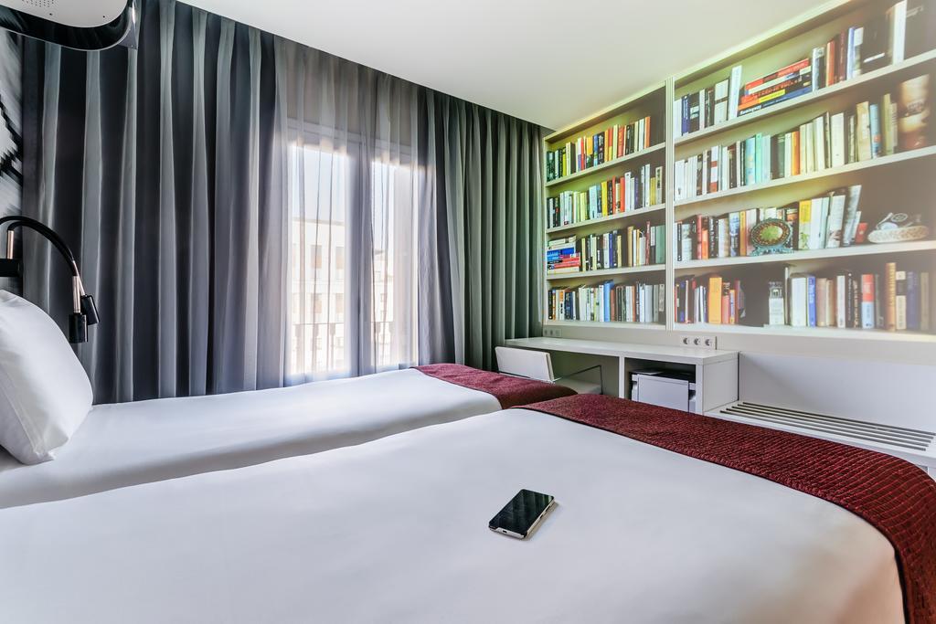 Hotel Bcn Design บาร์เซโลนา ภายนอก รูปภาพ A room at the hotel