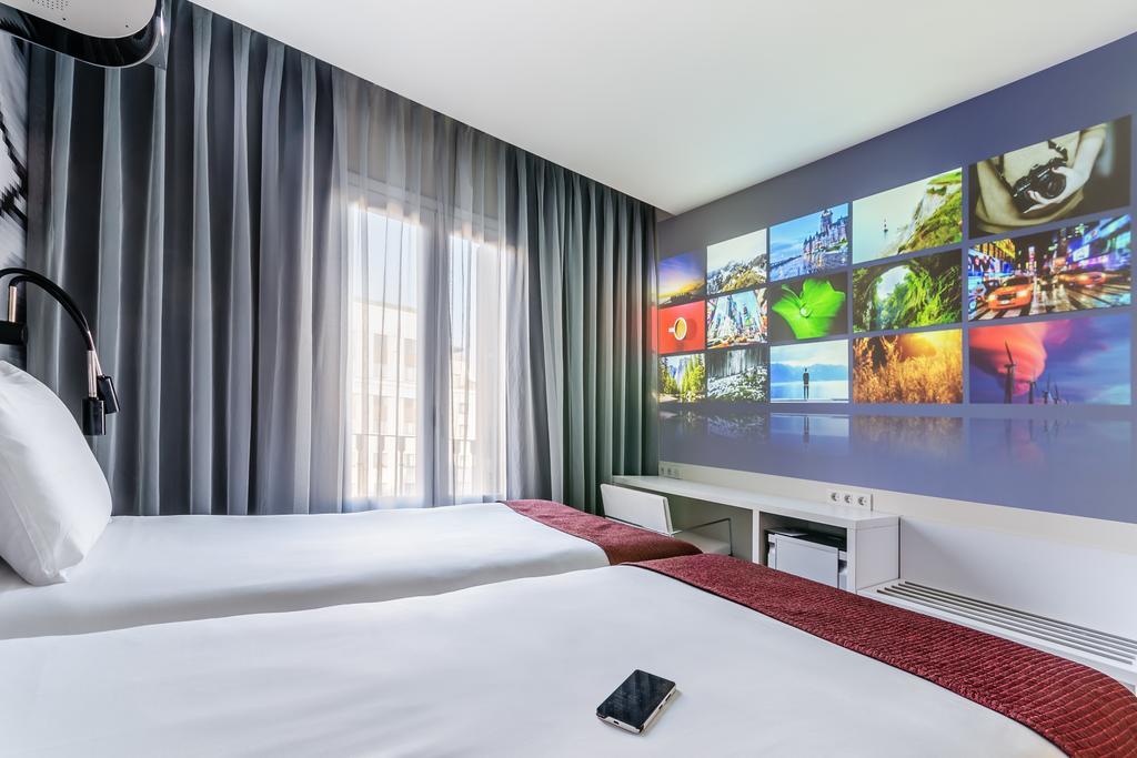 Hotel Bcn Design บาร์เซโลนา ภายนอก รูปภาพ A room at the hotel