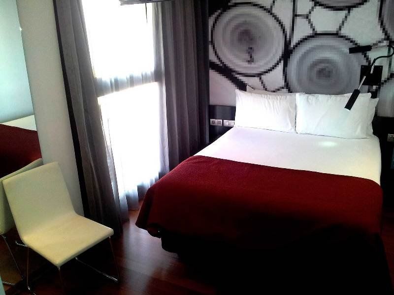 Hotel Bcn Design บาร์เซโลนา ภายนอก รูปภาพ A room at the hotel