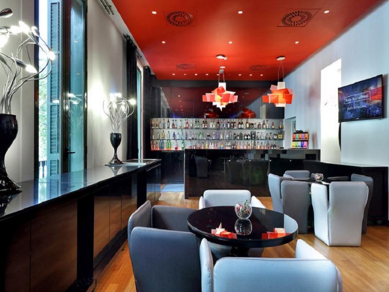 Hotel Bcn Design บาร์เซโลนา ภายนอก รูปภาพ The bar at the 1001 nights lounge
