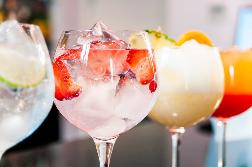 Hotel Bcn Design บาร์เซโลนา ภายนอก รูปภาพ A variety of cocktails